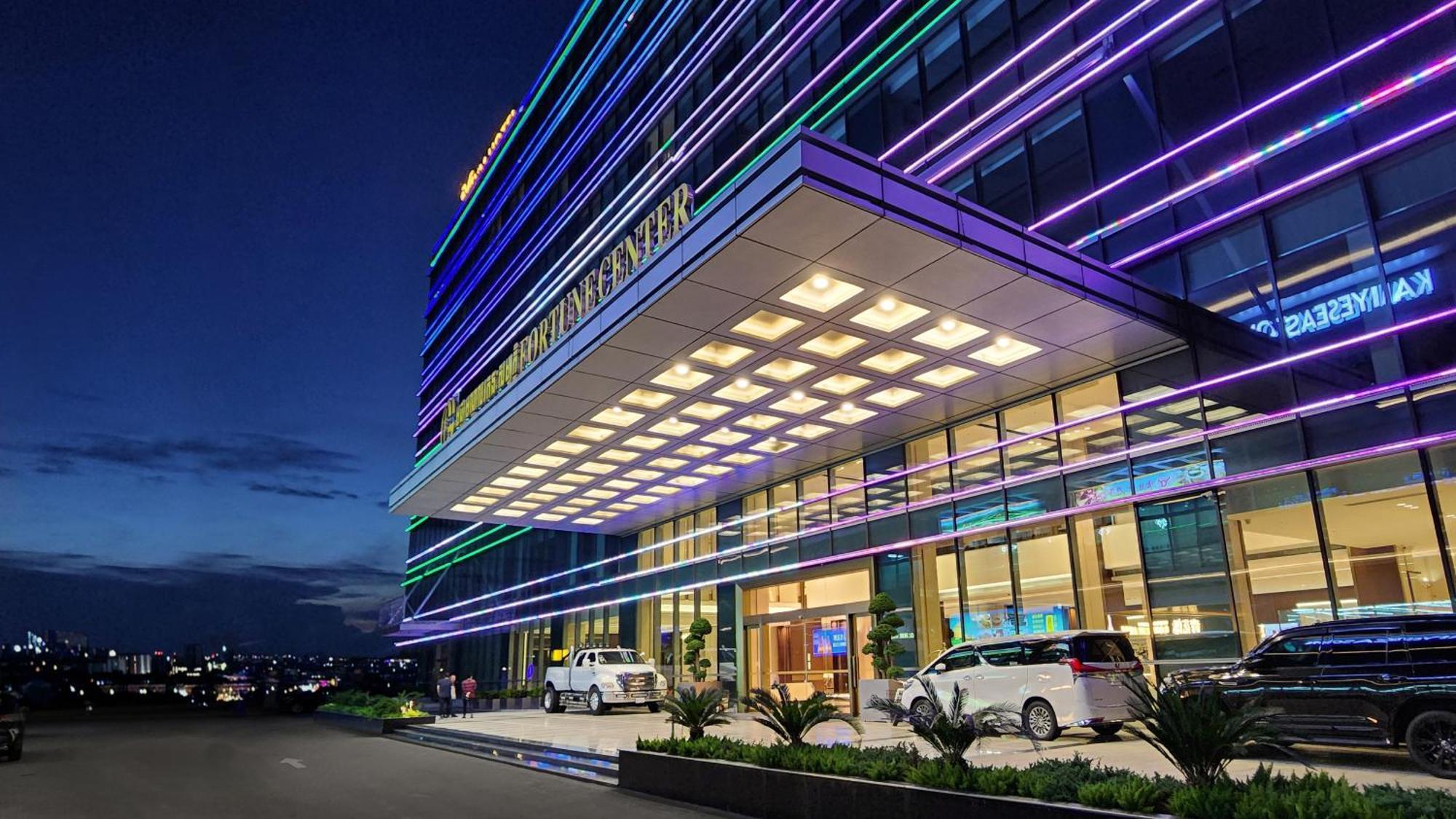 Vm Hotel Phnom Penh Exterior photo