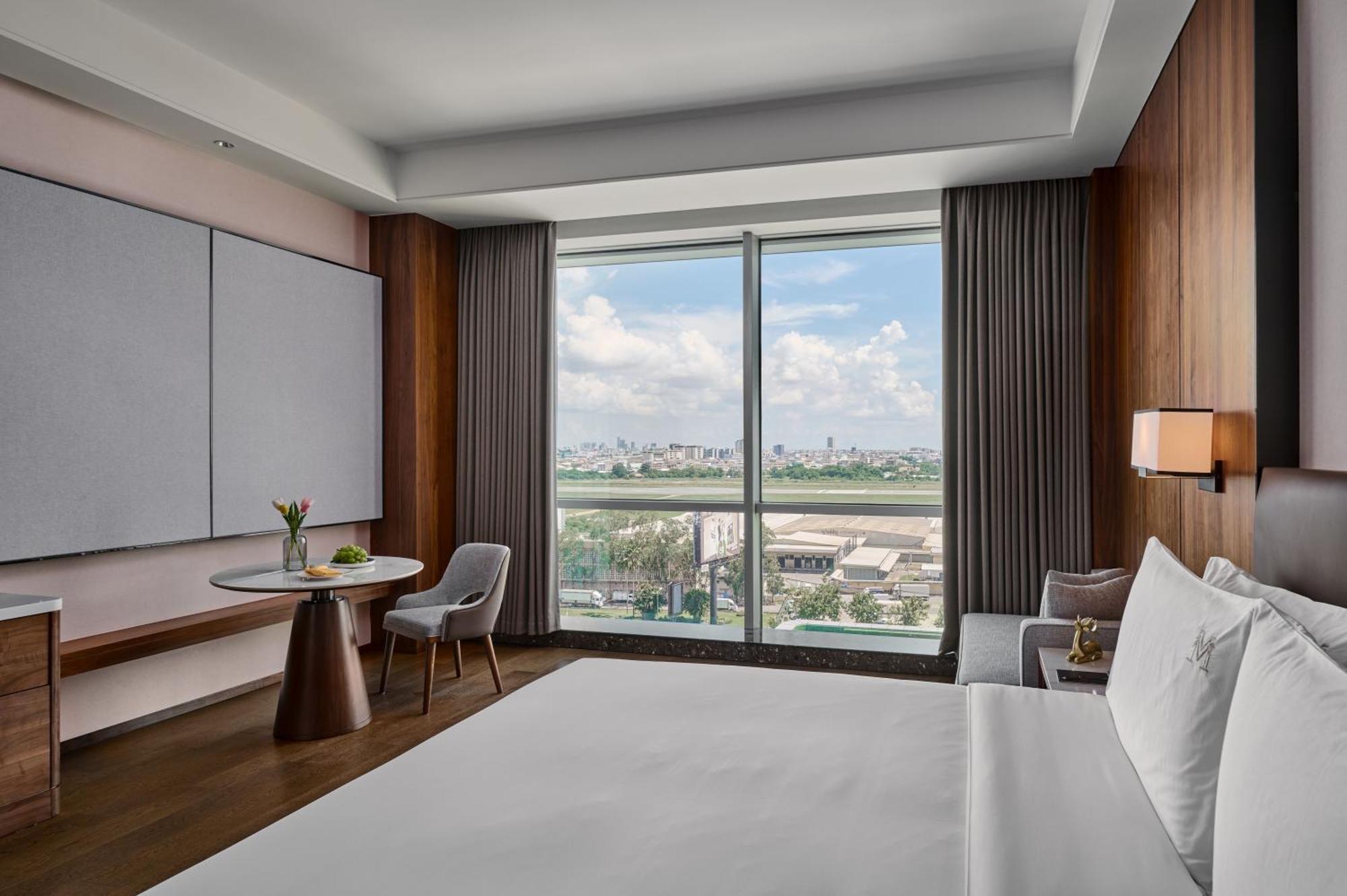 Vm Hotel Phnom Penh Exterior photo